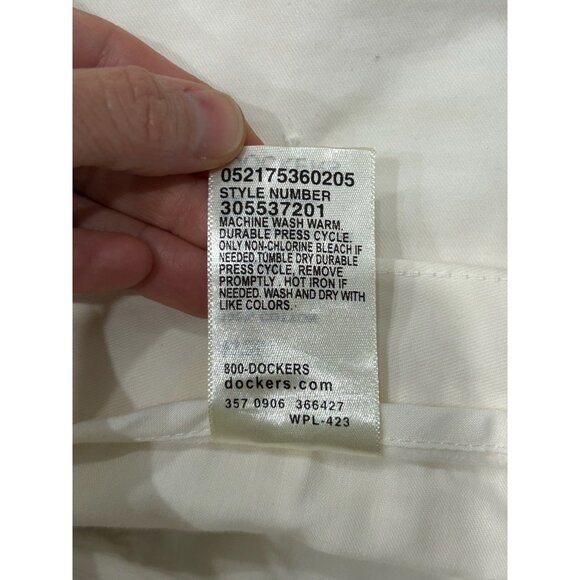 Dockers Mens Relaxed Fit Pleated White Cotton Shorts Sz 38 - Picture 8 of 11